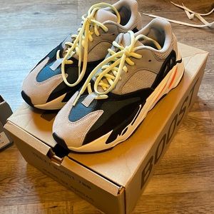 Mens Yeezy boost 700